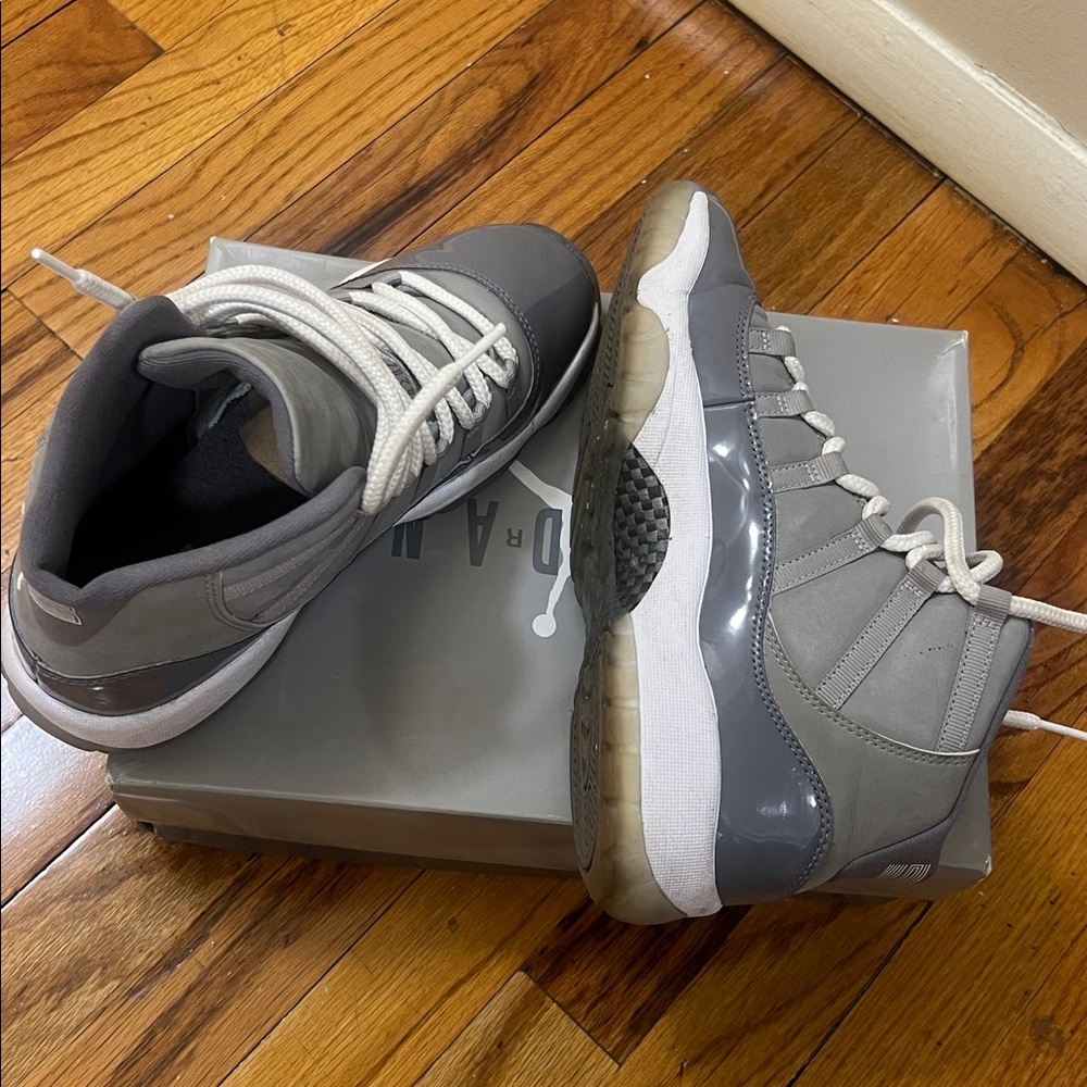 Jordan Cool Grey’s Size 7 GS - Picture 6 of 7